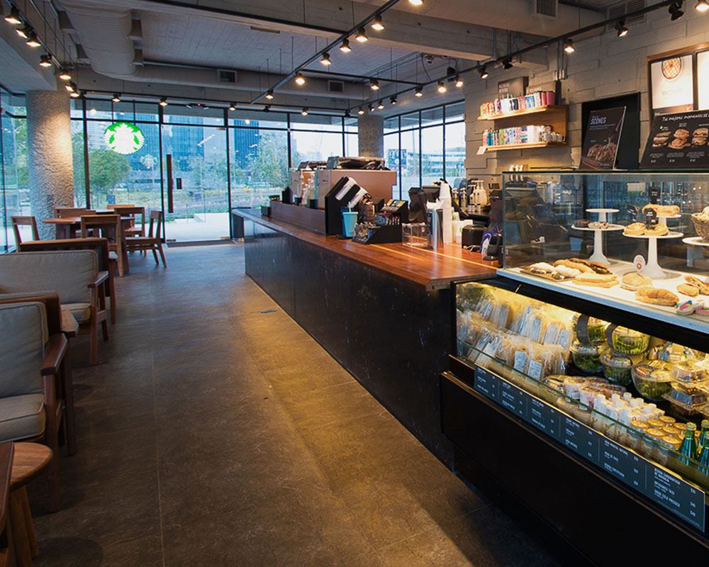 Mobiliario a medida para cafetería — Starbucks
