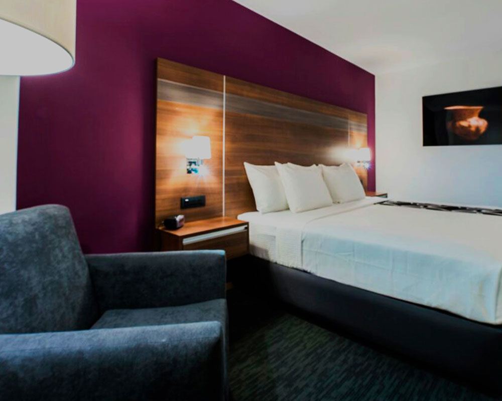 Mobiliario a medida para hotel — Hotel La Quinta Inn