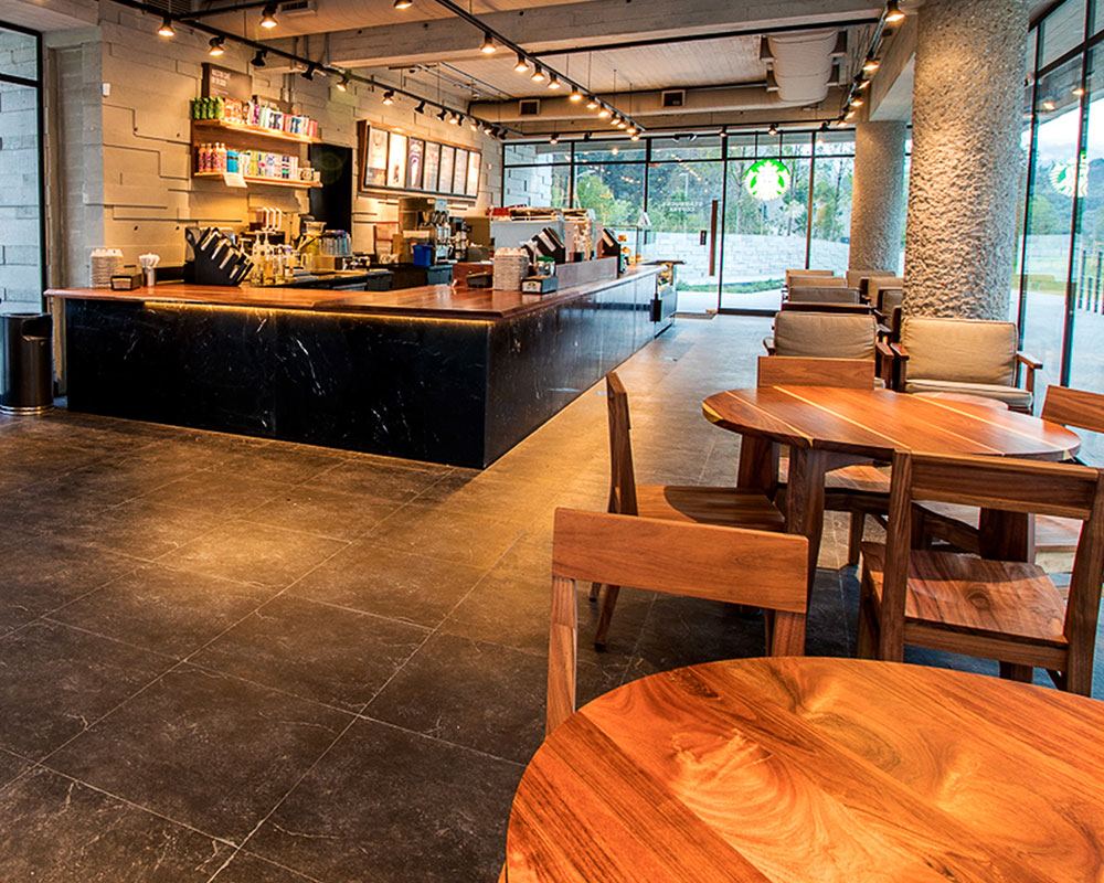 Mobiliario a medida para cafetería — Starbucks, vista 3